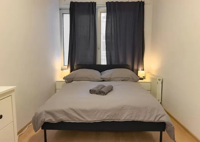 Elegant 3-bedroom Flat Near Messe And Old Apartment